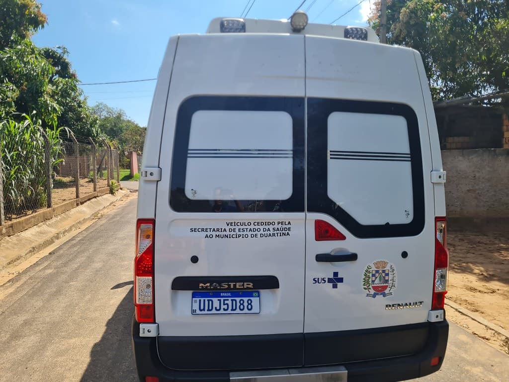 Ambulância do SUS cedida pela Secretaria de Estado da Saúde a um município